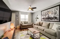 Bump Set Slam Dunk @ SpookyNook - Sports Inspired Townhome - 1 Min Walk to Venue Hotels in Hamilton