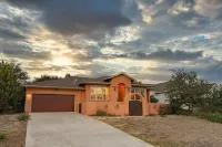 Beautiful Hill Country retreat in Dripping Springs Family Business Beer Company 주변 호텔