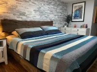 Large private apartment with view of the Old Jail Museum in historic Jim Thorpe.
