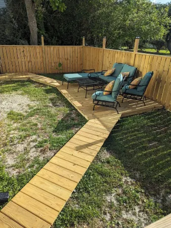 Coastal Cottage, walk to downtown Beaufort, close to beaches, pet friendly.