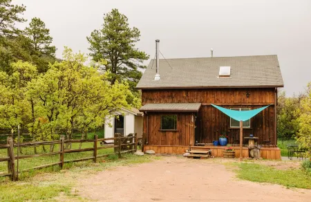 PROMO 5% WEEKLY AND 10% MONTHLY DISCOUNT!Mountain Cabin, conveniently located. Отели в г. Дуглас