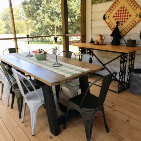 Steele Magnolia -Newly renovated charming cottage Отели в г. Сент-Клэр