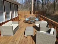 Cozy South Haven Cottage. Walkable to Beach. Family and Pet Friendly!