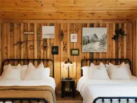 "The Lantern" Woodsy Cabin Experience w/ HotTub Hotels in Wolfe County