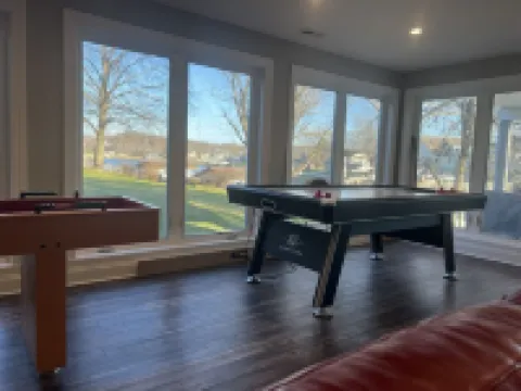 6 Bedroom Apple Valley Lakefront Perfect for Large Families Hotels in Howard Township