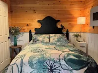 SILVER LAKE STUDIO - Located on Silver Lake & 9 miles from Letchworth State Park Hotels in Perry