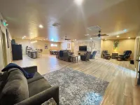 Brand New House Right on Allen St one Block from the Birdcage