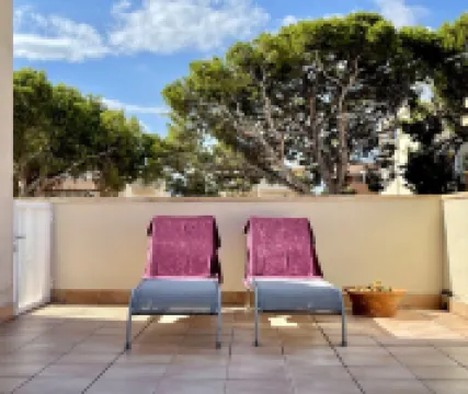 Comfortable Apartment:  sea- distance 100m, WiFi, Air-Conditioning, Sat+Cable-TV