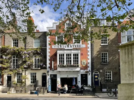 Beautifully Appointed One Bed Apartment. Near Richmond Park, and Kew Gardens Отели рядом с достопримечательностью «Королевские ботанические сады»