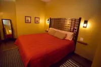 Cactus Alley, Historic Miami, Arizona.