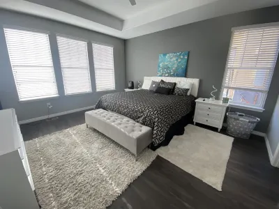 Luxury home near mountains, Boulder and Denver.  Under an hour to ski resorts! Hotels near The Buffalo Bill Museum and Grave