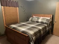 “The Stoutsville Cabin” offers you a peaceful and secluded getaway! Hotels in Monroe County