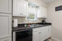 Entire 2 bedroom unit downstairs, family owned. Hotels in Midlothian