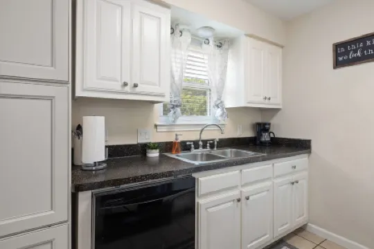 Entire 2 bedroom unit downstairs, family owned.