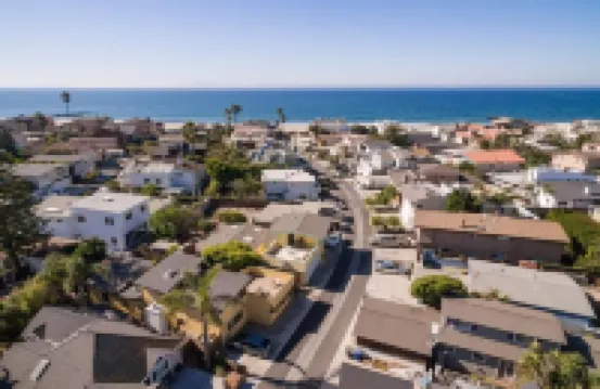 Pierpont Beach Ventura GEM Sleeps 6 Family Friendly-2 Min Walk to the Beach!