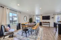 Entire Home in Denver 4 BR. Arcade. Dog Friendly.