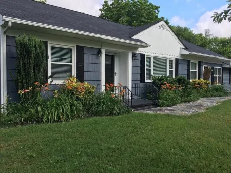 Comfortable 3BR/2Bath in Historic Downtown Cleveland TN