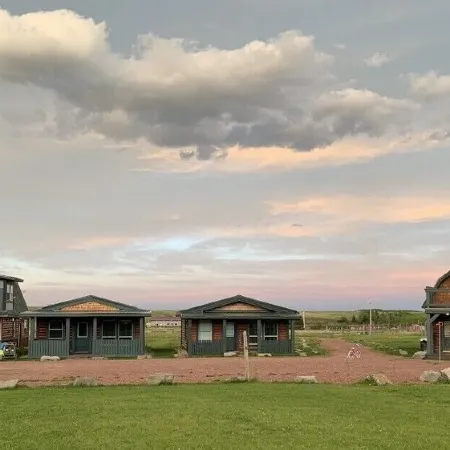 Luxury Cabin Near Two Medicine Lake