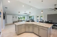Beautiful New Home on Weeki Wachee River with boat dock