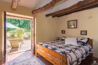 Les Charmettes. An Oasis of Calm in the Dordogne With Private Swimming Pool