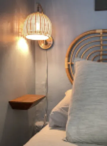 Studio 2 blocks to Beach w/ Parking - Close to LAX