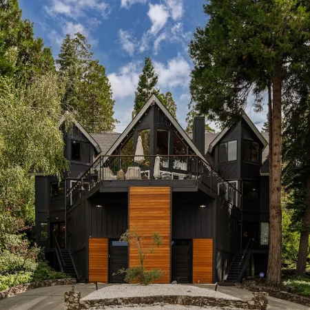 Modern Chalet w/Lakeview + Hot Tub -@TrinityHomeLA 4300+sq ft