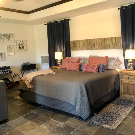 Family Friendly Spacious home on the Paluxy River