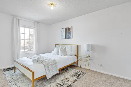 Clean and Chic Home In Overland Park