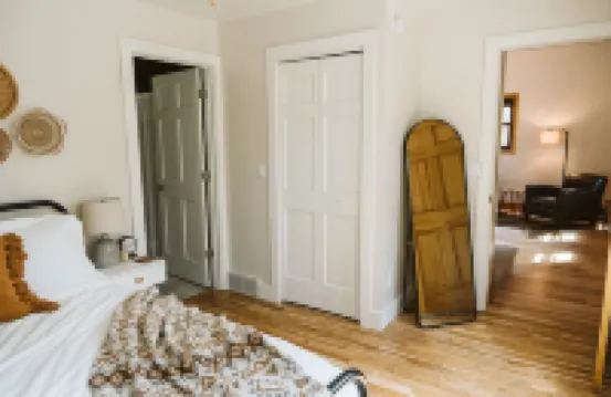 Cabin in the woods with hot tub and lake views. Pets welcome! Close to Nordic.