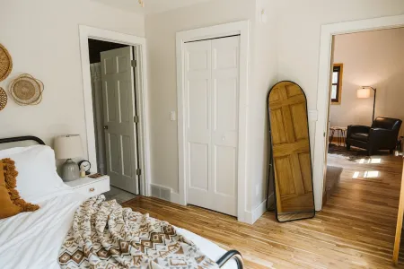 Cabin in the woods with hot tub and lake views. Pets welcome! Close to Nordic.