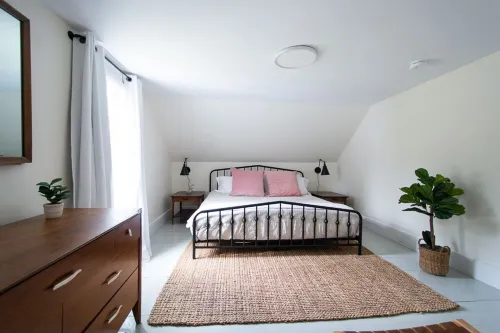 Charming restored 1830s cape Deer Isle