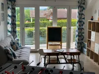 Superb 330m² villa sleeping 11, heated pool, terrace and garden Hotel a Divonne-les-Bains