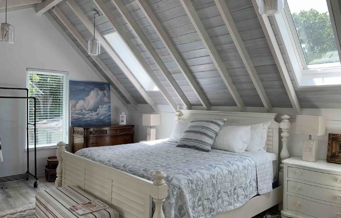 Beautiful Large Sun-drenched Artist Loft Studio