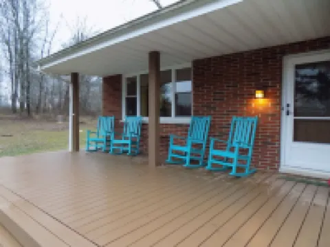 Peace at Pine Run in Hocking Hills: 13 Acres, Hot Tub, & Disc Golf!