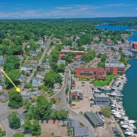 Arden House DT Mystic 3BR Lux Family Getaway