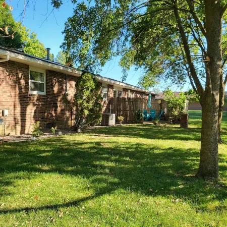 Shady Shelter - Quiet Comfort, Family Friendly - close to everything!