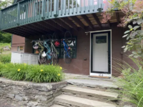 CHARMING FAMILY CHALET w/ Great Location, Outdoor Hot tub on Edson Hill