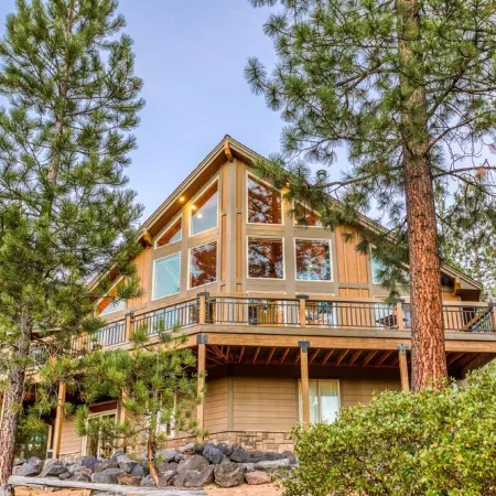 Lodge Style Cabin nr Crater Lake w Mountain Views