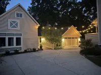 NEW LISTING!! Renovated Carriage House in Downtown Grand Haven BOOKING NOW!!
