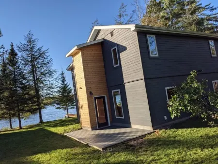 Cozy 4-Bedroom Lake House with Private Boat Dock on the Chain of Lakes!