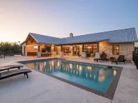 Chula Vista•Sleeps31•Heated Pool•Ping Pong•Quiet Subdiv•FREE Frio@Concan VIP Hotels in Concan