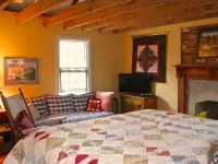 Historic Cottage on Ware River Estate