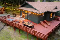 NEW! Remodeled Modern Creekside, 30min from Yosemite