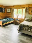 Perfect Summer / Fall Getaway with Amazing Fireplace for Gathering / Relaxation.