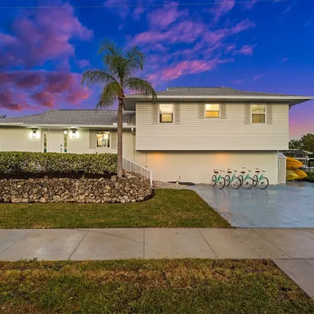 Waterfront Villa with Pool, Dock, Hot Tub & Gulf Access