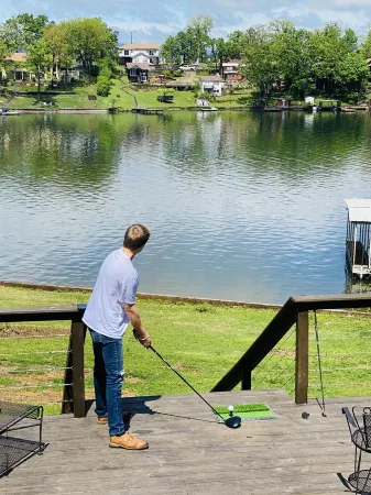 Fall Rates! Lux Lake Cottage, Great Location, Perfect Home & Property.