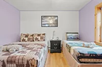 Lakeview-Hot Tub-Pool Table-Poker Table-ArcadeGame: Harmony Lakeview Haven