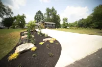 Cozy retreat minutes from town.