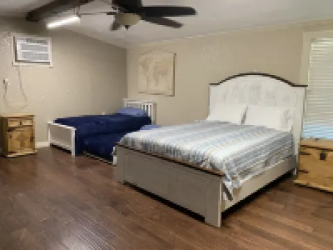 Waterfront 2 Bedroom Home- South Toledo Bend