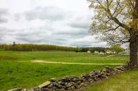 5 miles to Okemo/Ludlow, 25 Acre Playground, Great Ski or Summer Rental